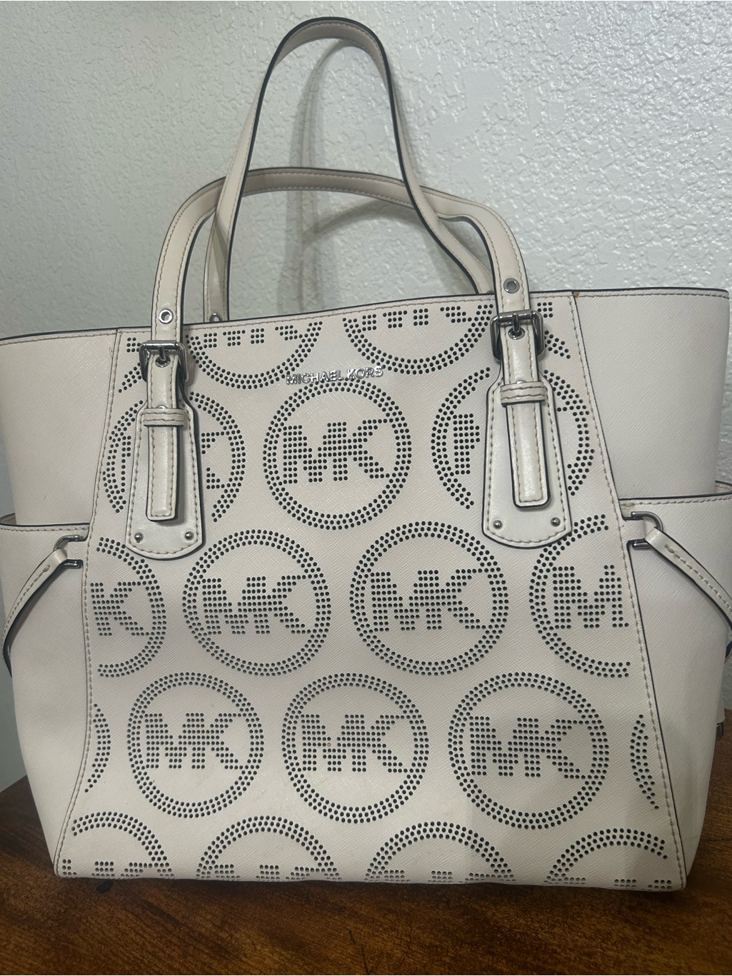 Michael Kors Perforated Logo Tote Bag In Cream With Multiple Dividers
